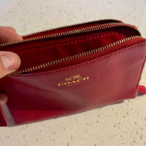Coach Wristlet Bright Red - Picture 4 of 7